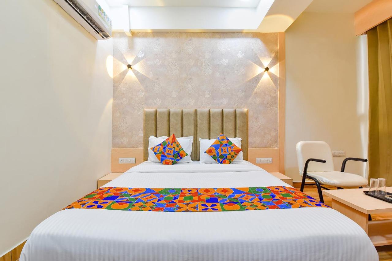 Fabhotel Symphony Grand Ahmedabad Esterno foto
