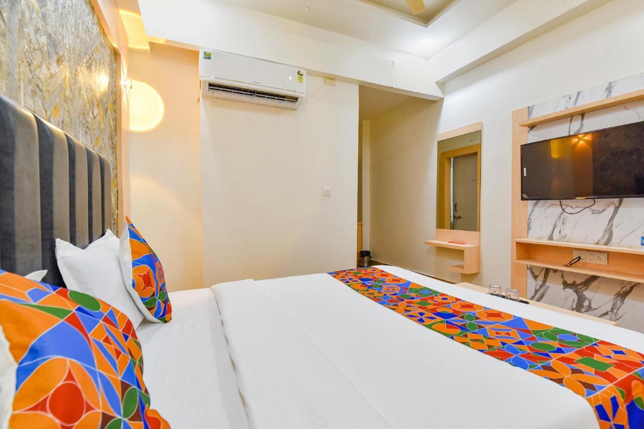 Fabhotel Symphony Grand Ahmedabad Esterno foto