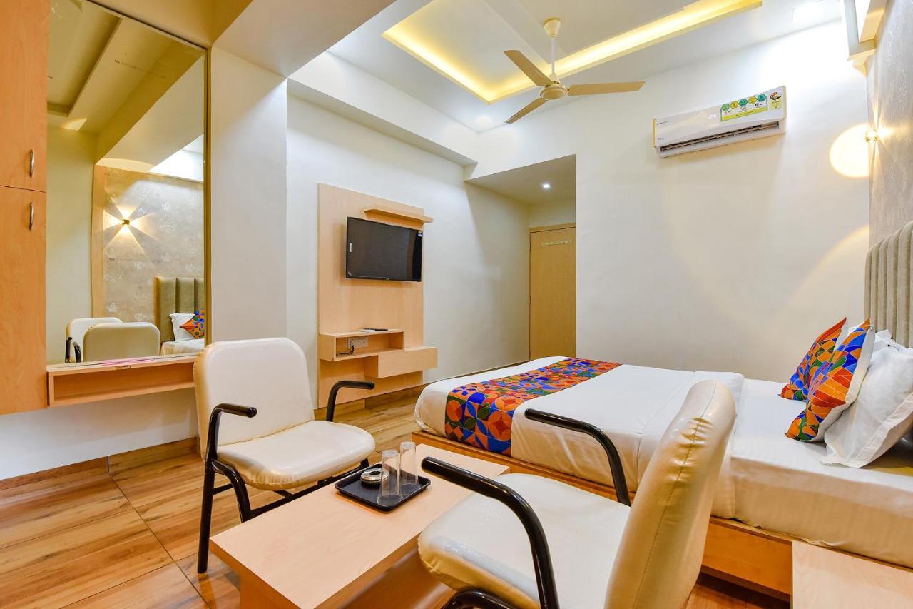 Fabhotel Symphony Grand Ahmedabad Esterno foto
