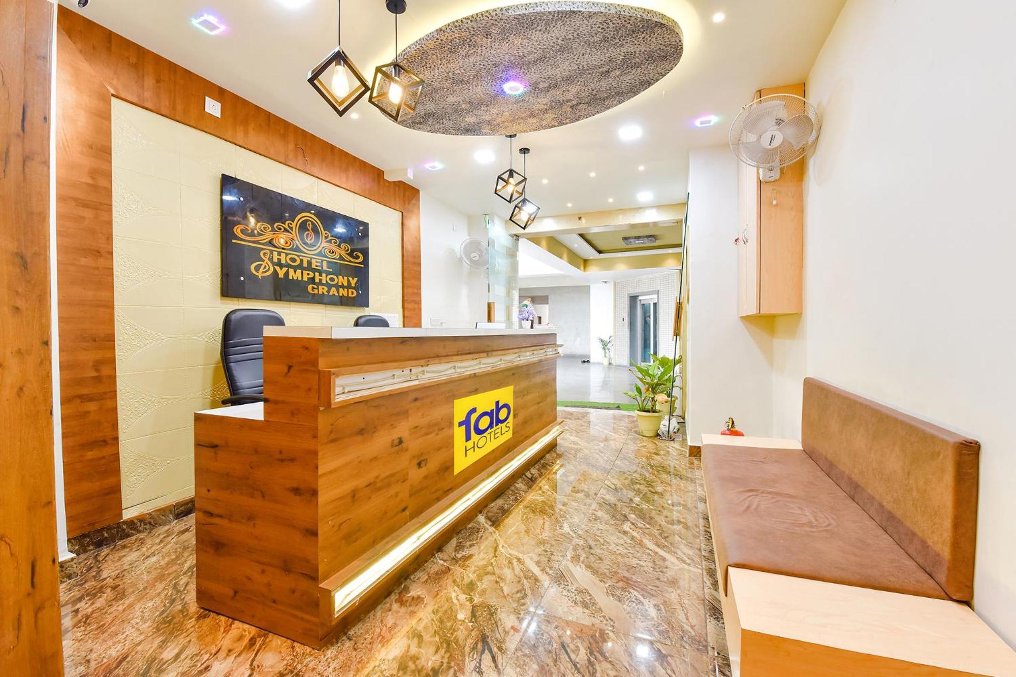 Fabhotel Symphony Grand Ahmedabad Esterno foto