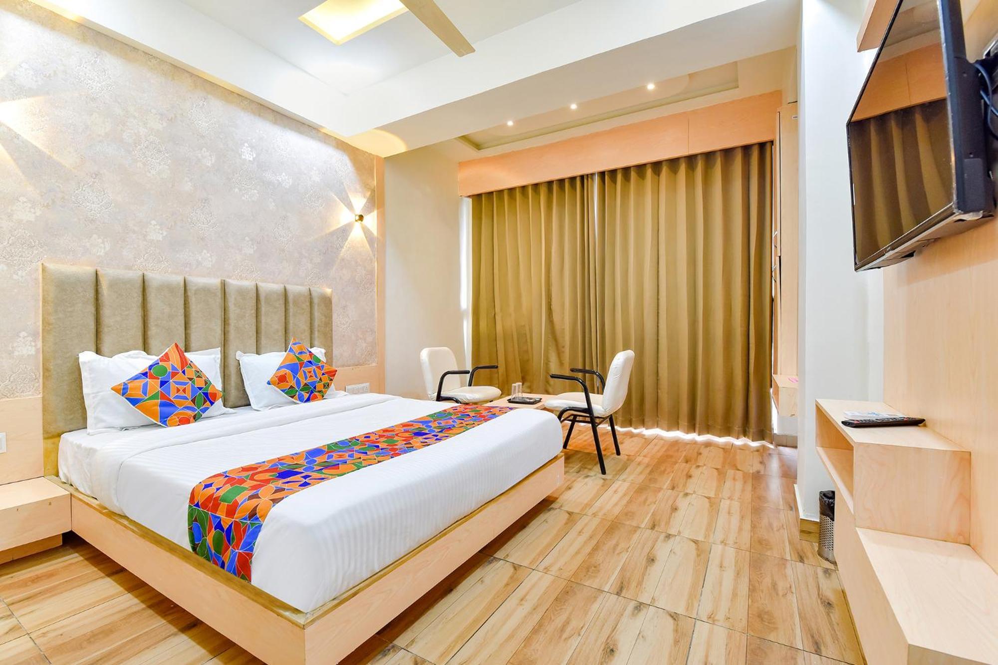 Fabhotel Symphony Grand Ahmedabad Esterno foto
