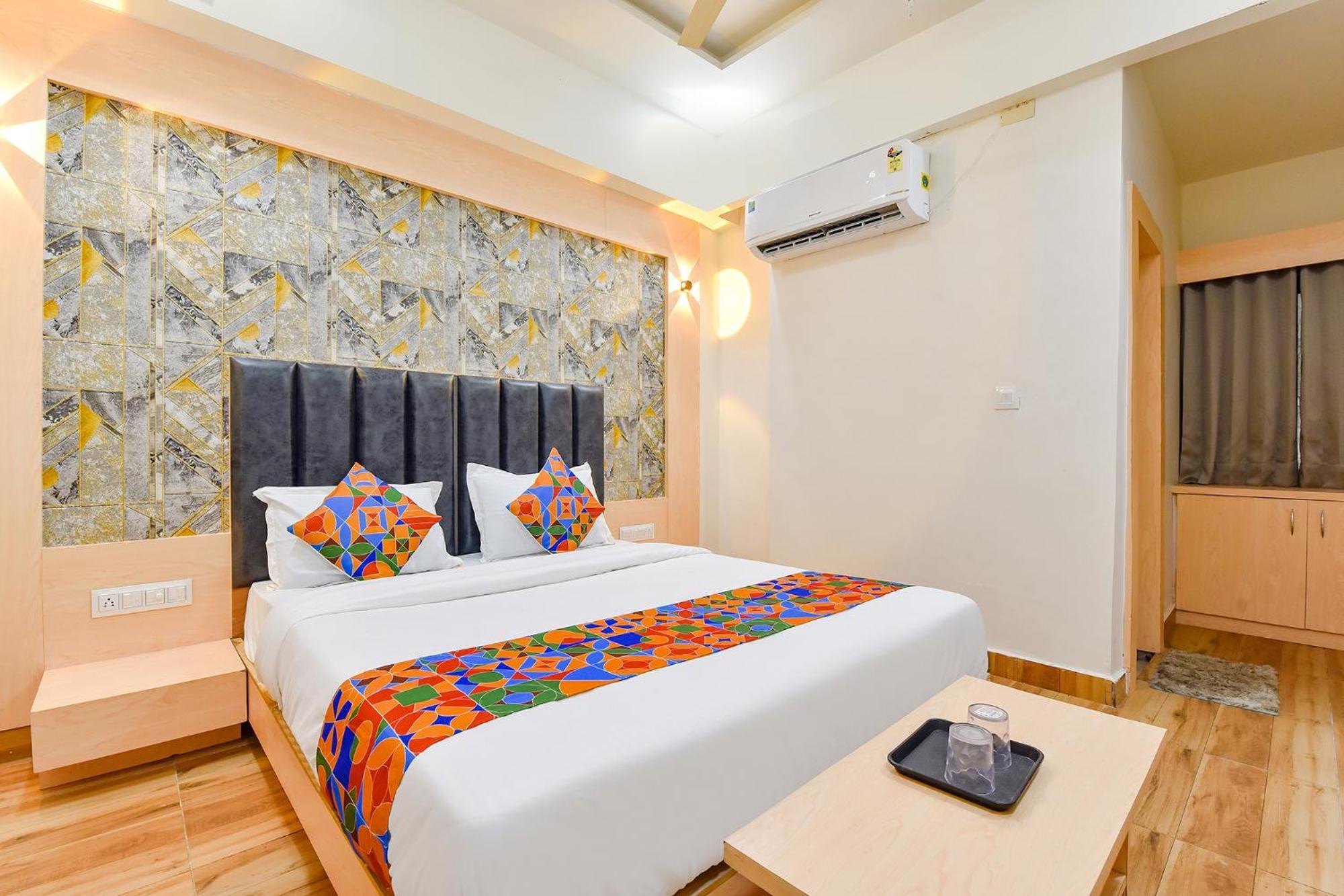 Fabhotel Symphony Grand Ahmedabad Esterno foto