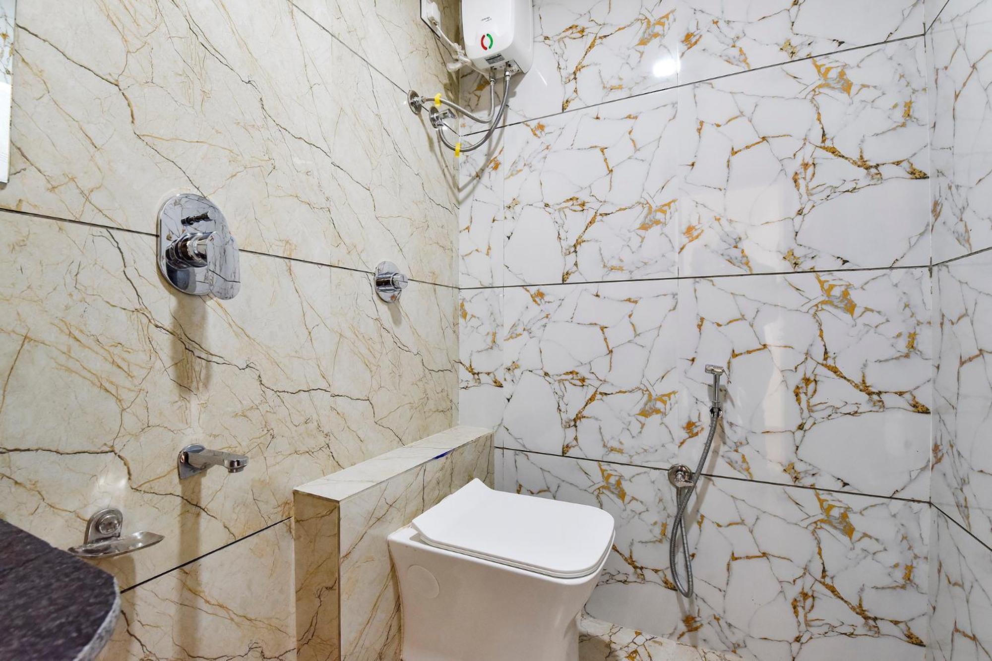 Fabhotel Symphony Grand Ahmedabad Esterno foto