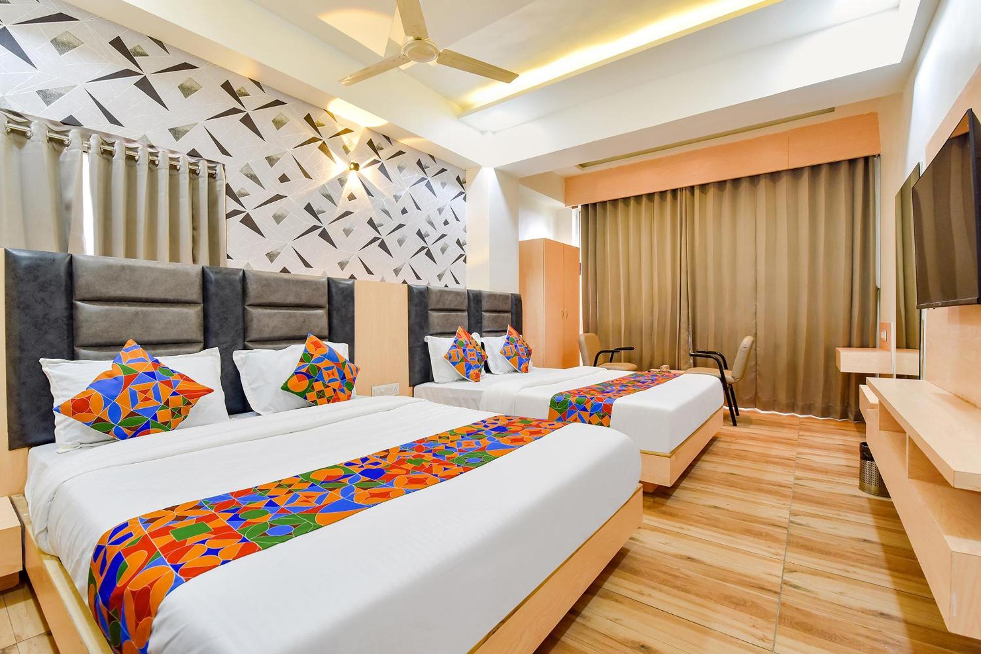 Fabhotel Symphony Grand Ahmedabad Esterno foto