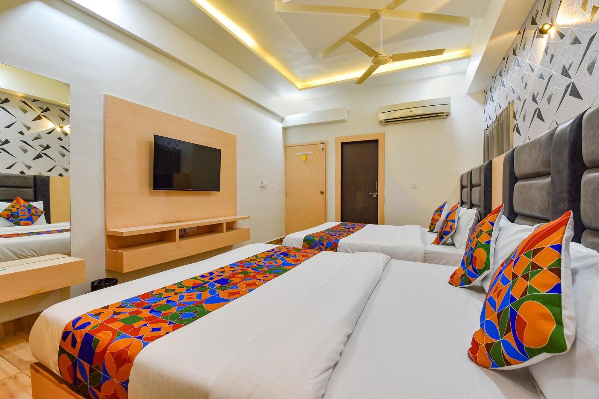 Fabhotel Symphony Grand Ahmedabad Esterno foto