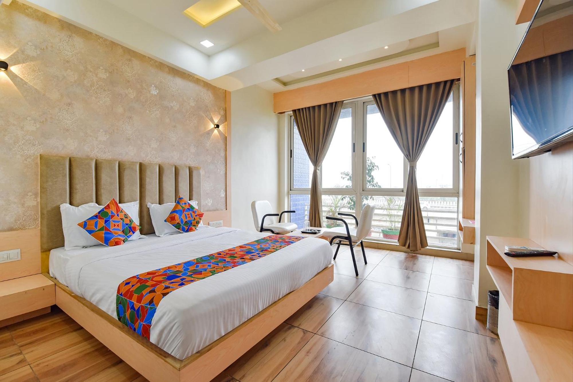 Fabhotel Symphony Grand Ahmedabad Esterno foto
