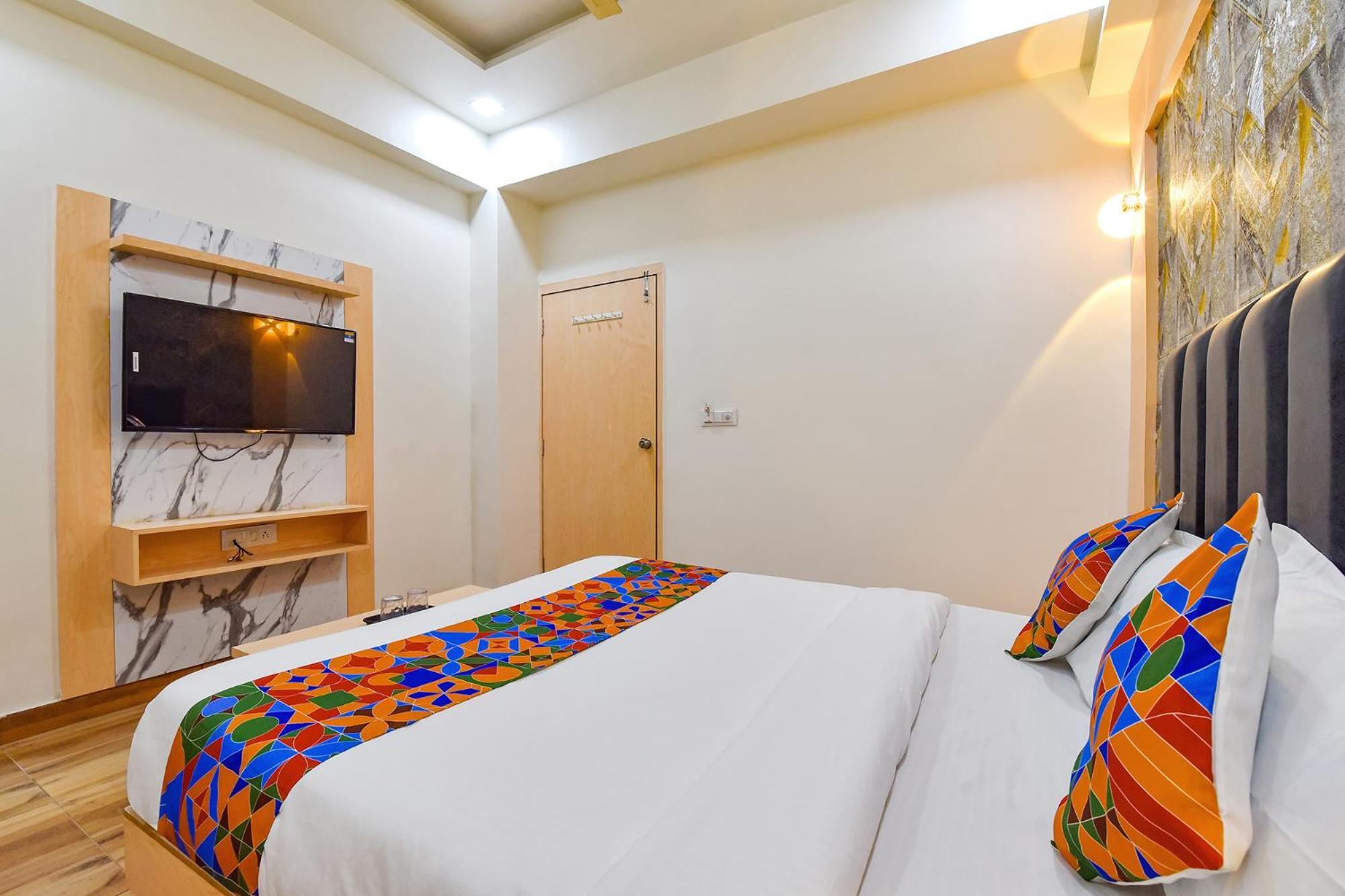 Fabhotel Symphony Grand Ahmedabad Esterno foto